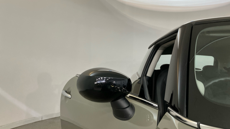 MINI Hatchback 2.0 Cooper S Exclusive II 3dr Auto Petrol Hatchback